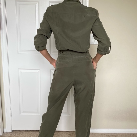 Banana Republic Jumpsuit. - Picture 2 of 5